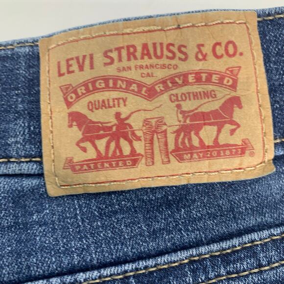 Levi's Women's Classic Straight Leg Jeans Size 12M - Picture 10 of 16